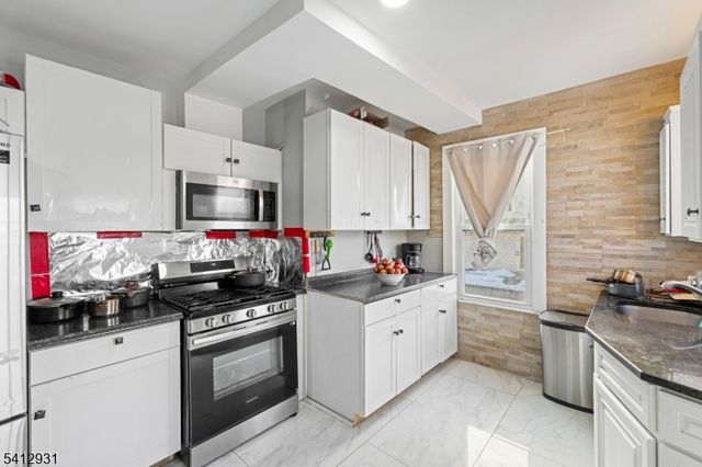 221 E Westfield Ave, Roselle Park Boro, NJ 07204