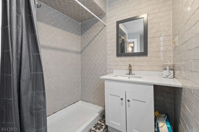 221 E Westfield Ave, Roselle Park Boro, NJ 07204