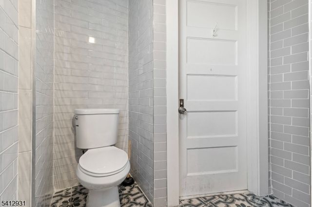 221 E Westfield Ave, Roselle Park Boro, NJ 07204