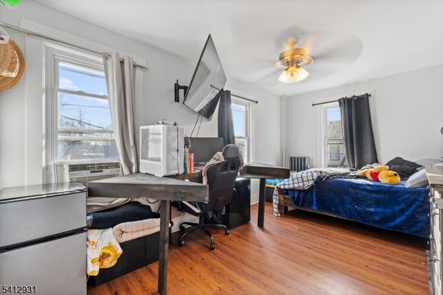 221 E Westfield Ave, Roselle Park Boro, NJ 07204