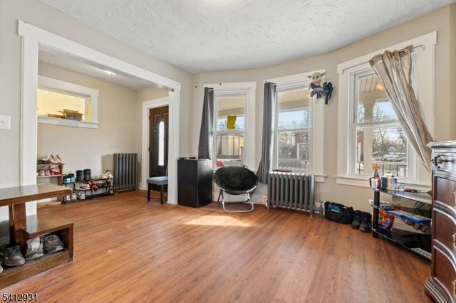 221 E Westfield Ave, Roselle Park Boro, NJ 07204