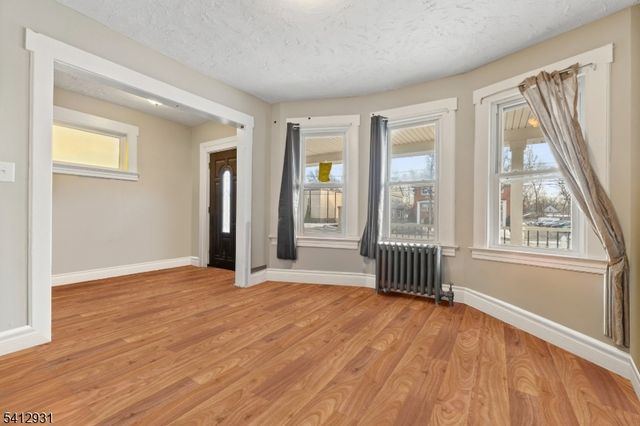 221 E Westfield Ave, Roselle Park Boro, NJ 07204