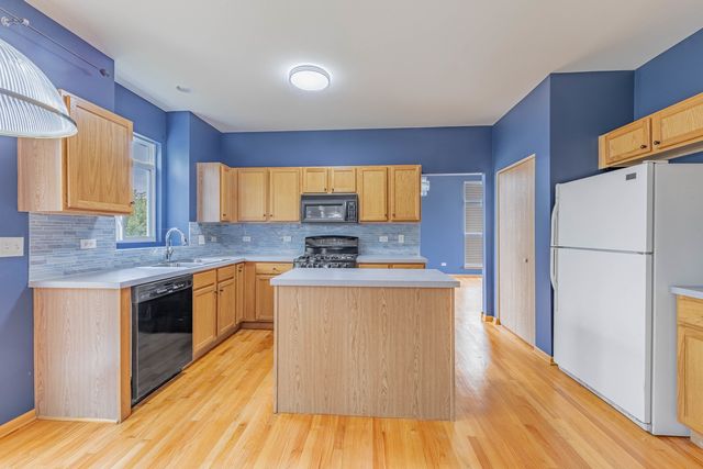 16516 Coventry Lane, Crest Hill, IL 60403