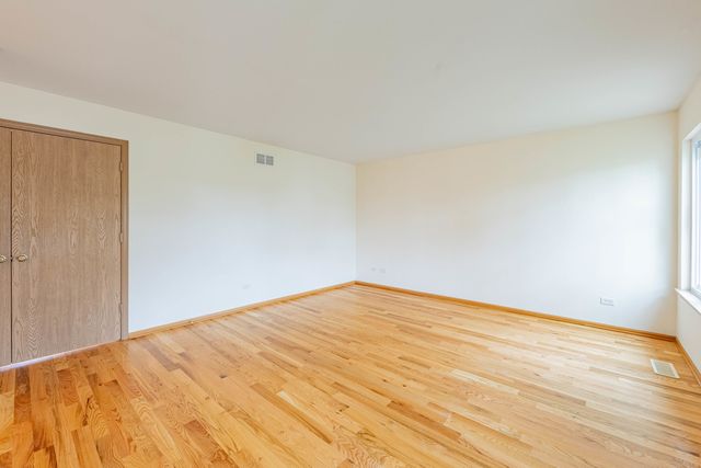 16516 Coventry Lane, Crest Hill, IL 60403