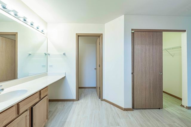 16516 Coventry Lane, Crest Hill, IL 60403