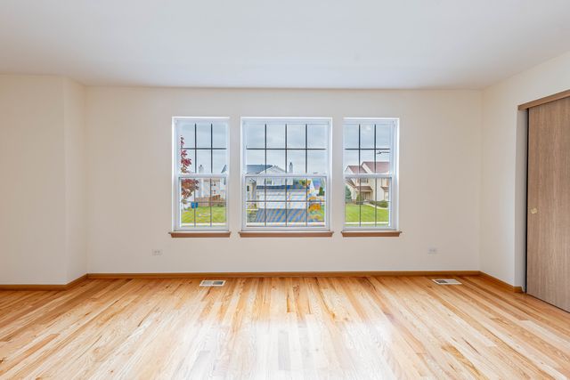 16516 Coventry Lane, Crest Hill, IL 60403