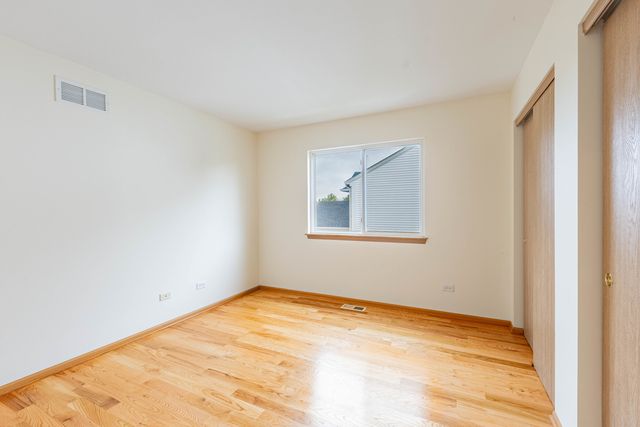 16516 Coventry Lane, Crest Hill, IL 60403