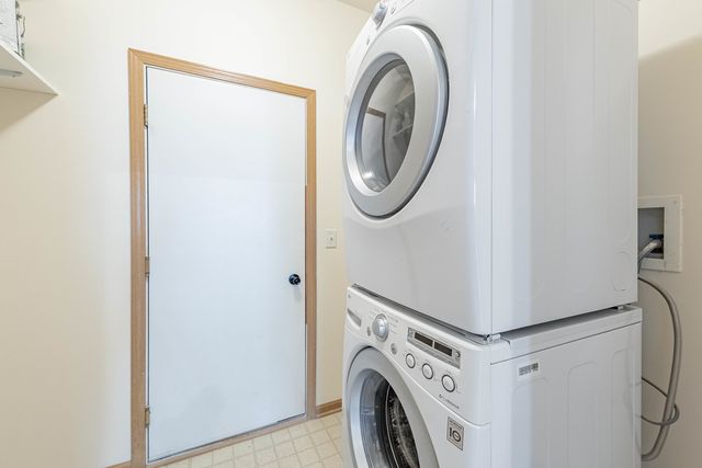 16516 Coventry Lane, Crest Hill, IL 60403