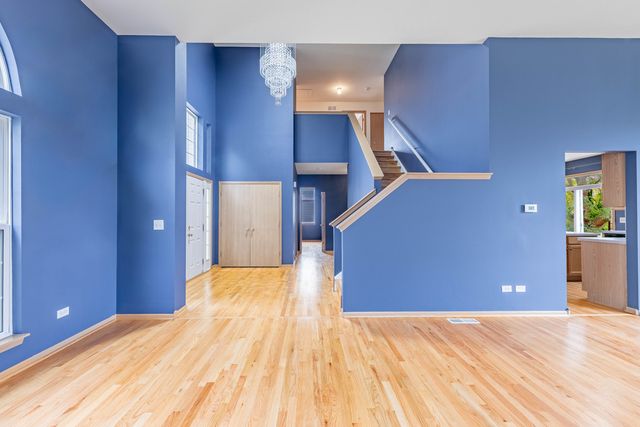 16516 Coventry Lane, Crest Hill, IL 60403