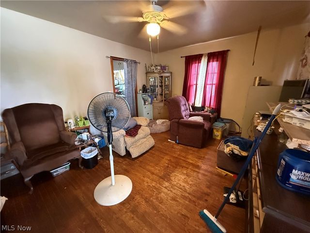 208 Oregon Avenue NW, Warren, OH 44485
