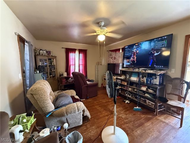208 Oregon Avenue NW, Warren, OH 44485