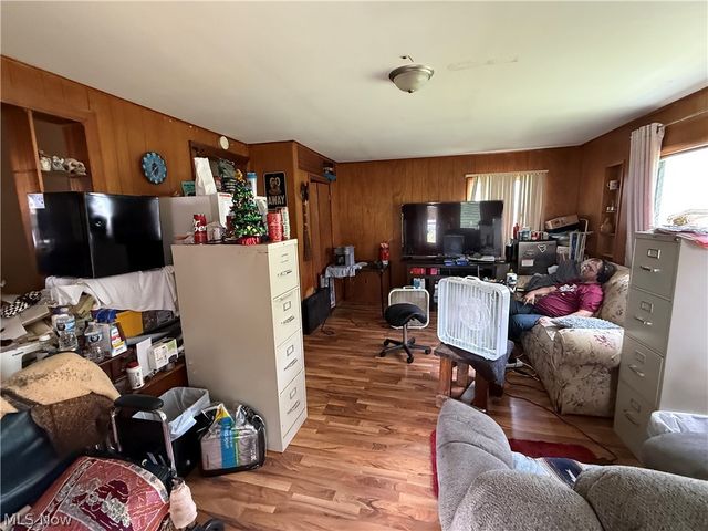 208 Oregon Avenue NW, Warren, OH 44485