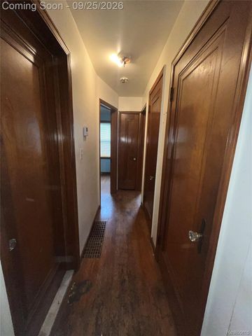 4558 Helen Street, Dearborn, MI 48126