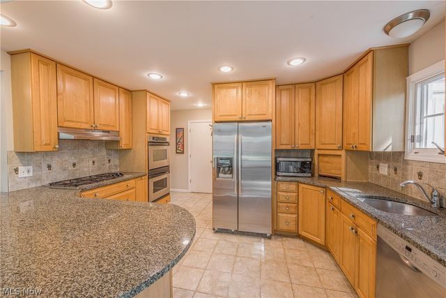 22532 Byron Road, Shaker Heights, OH 44122