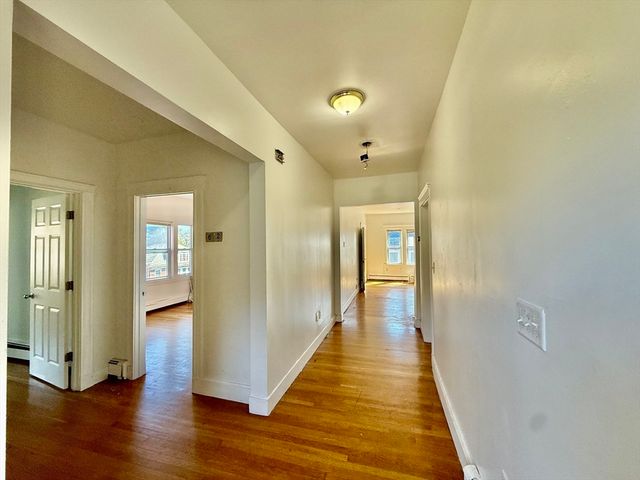 62 Algonquin Rd. Apt 2, Newton, MA 02467