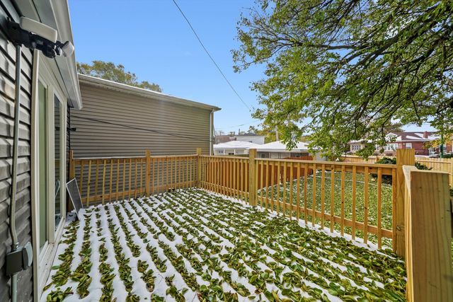 7918 S Anthony Avenue, Chicago, IL 60619