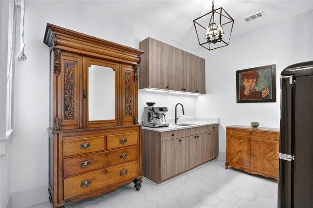 3230 W Andrews NW Drive, Atlanta, GA 30305