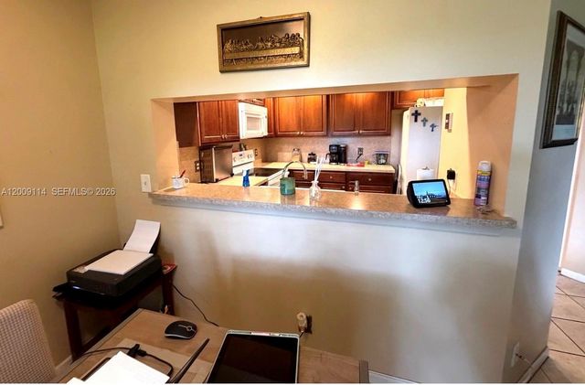 12800 SW 7th Ct 102G, Pembroke Pines, FL 33027