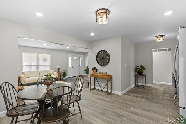 1350 Navajo Lane, Florissant, MO 63033