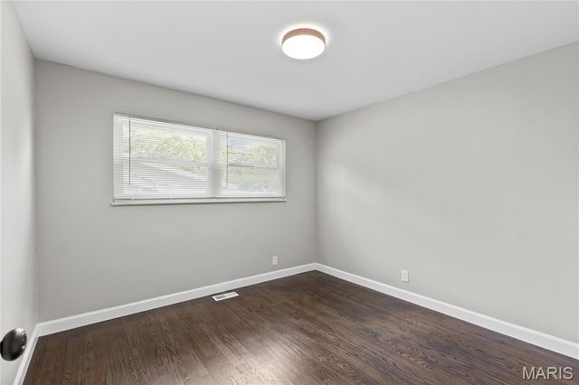 1350 Navajo Lane, Florissant, MO 63033