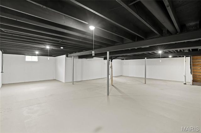 1350 Navajo Lane, Florissant, MO 63033