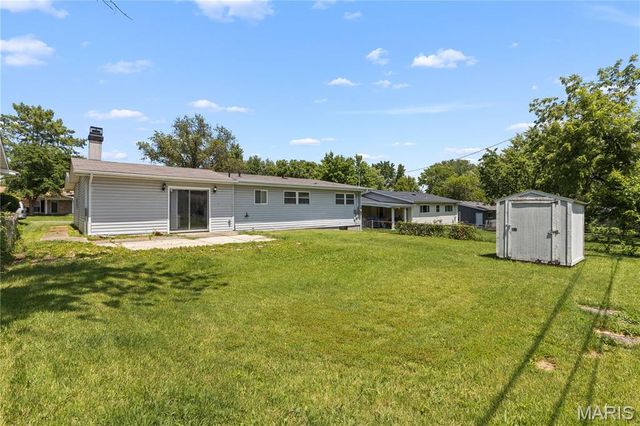 1350 Navajo Lane, Florissant, MO 63033