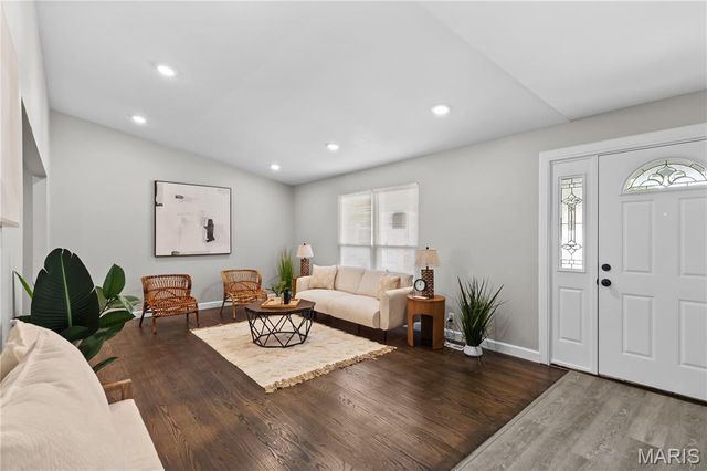 1350 Navajo Lane, Florissant, MO 63033