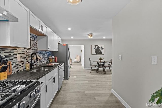 1350 Navajo Lane, Florissant, MO 63033
