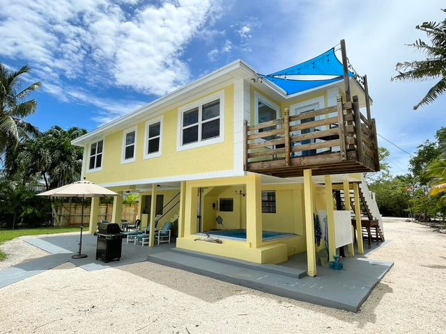 56 Bay Drive, Saddlebunch, FL 33040