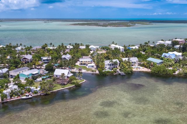 56 Bay Drive, Saddlebunch, FL 33040