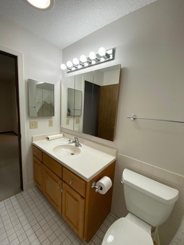 1160 Black Oaks Lane N, Plymouth, MN 55447