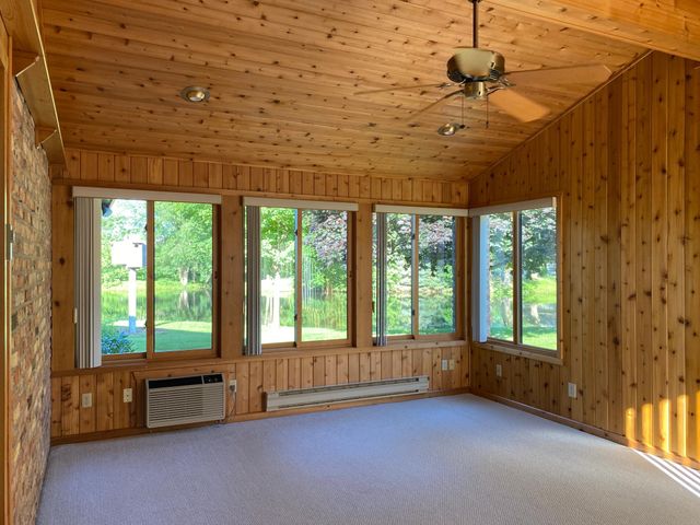 1160 Black Oaks Lane N, Plymouth, MN 55447