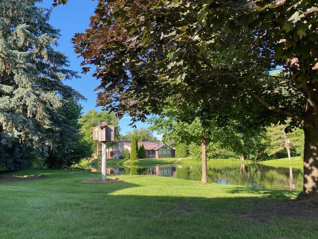 1160 Black Oaks Lane N, Plymouth, MN 55447