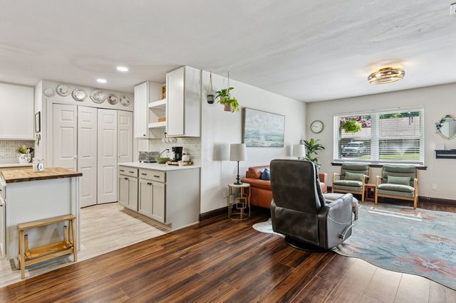 717 Forest Ridge Drive, Garland, TX 75042