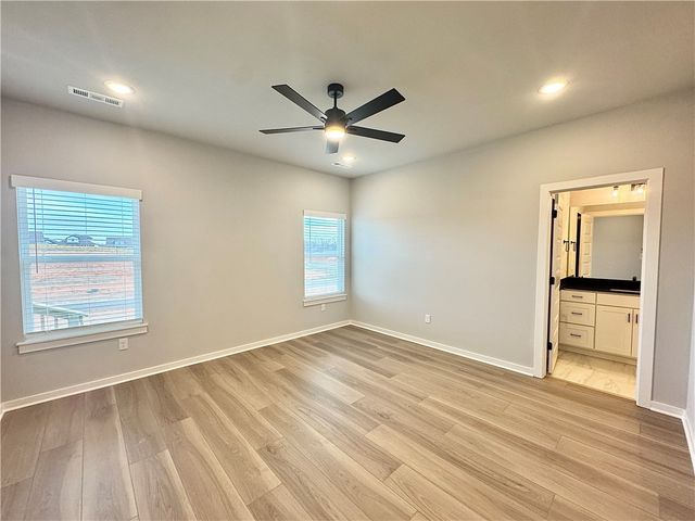 5906 SW Bear Creek Avenue, Bentonville, AR 72713