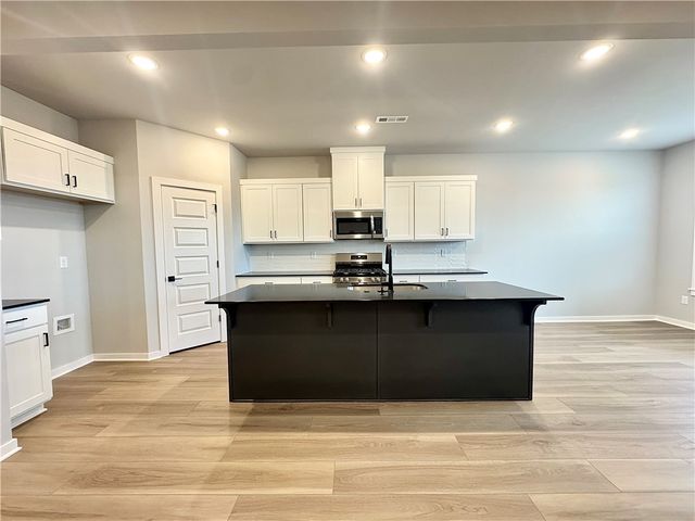 5906 SW Bear Creek Avenue, Bentonville, AR 72713