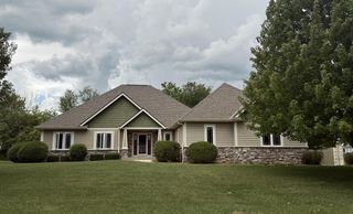 W193N5889 Canary DRIVE, Menomonee Falls, WI 53051