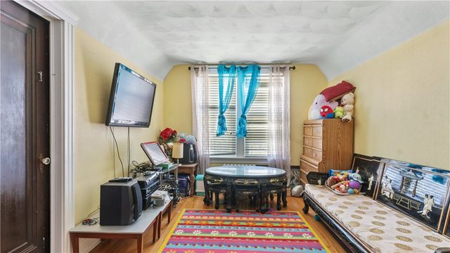 75 Read Avenue, Lincoln, RI 02865