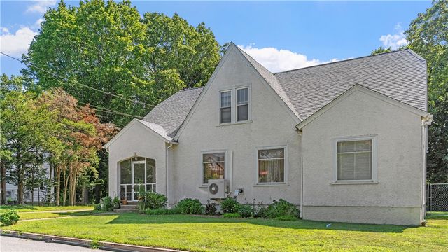 75 Read Avenue, Lincoln, RI 02865