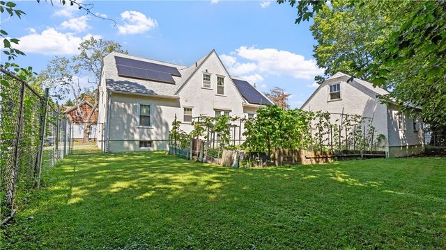 75 Read Avenue, Lincoln, RI 02865