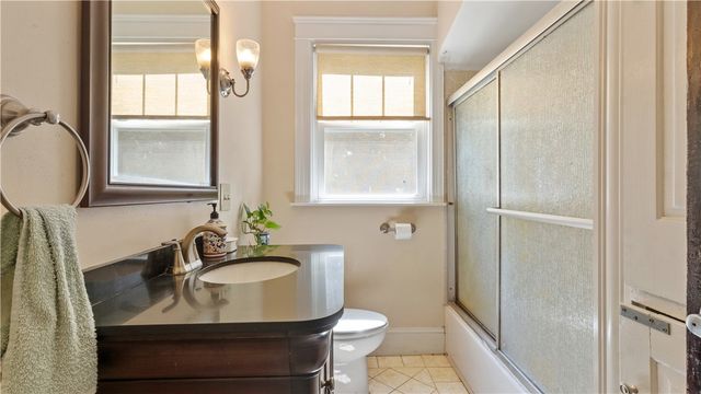 75 Read Avenue, Lincoln, RI 02865