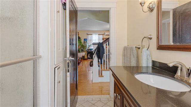 75 Read Avenue, Lincoln, RI 02865