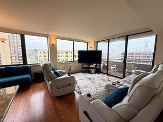 3525 Sage Road 904, Houston, TX 77056