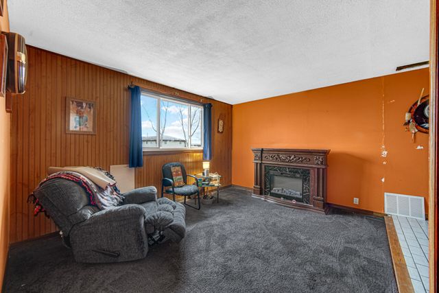 709 Beverly Drive, Hebron, IN 46341