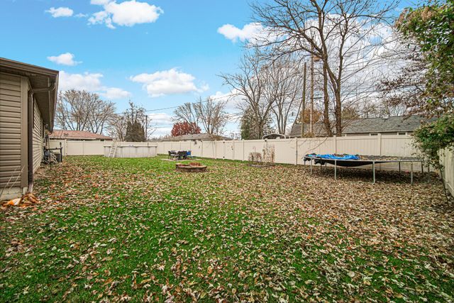 709 Beverly Drive, Hebron, IN 46341