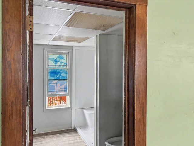 1350 E 9th Street, Des Moines, IA 50316