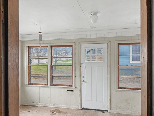 1350 E 9th Street, Des Moines, IA 50316