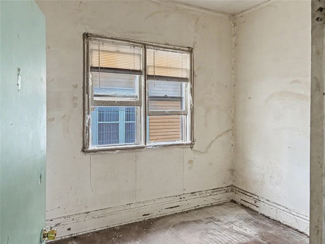 1350 E 9th Street, Des Moines, IA 50316