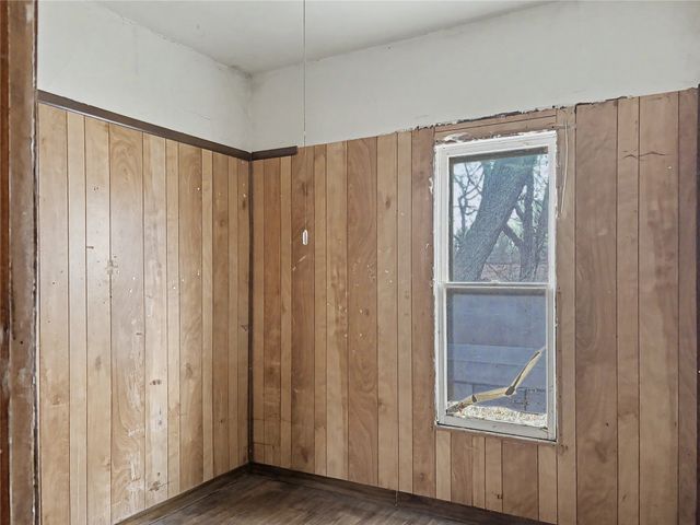 1350 E 9th Street, Des Moines, IA 50316