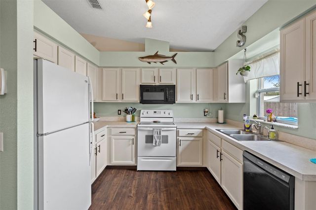 3811 S RED EAGLE TERRACE, Homosassa, FL 34448